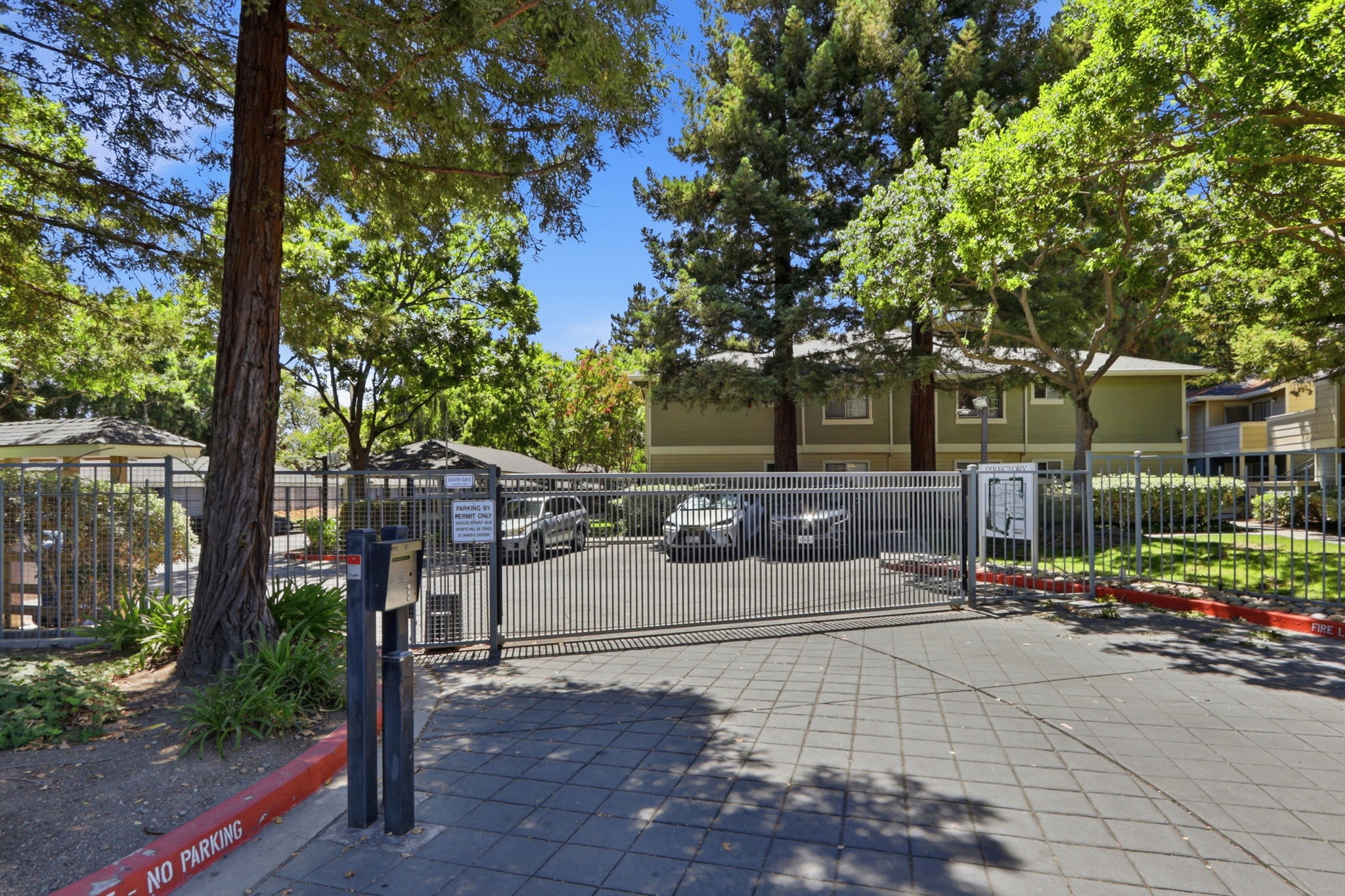 042_F8_2728 Somerset Park Cir