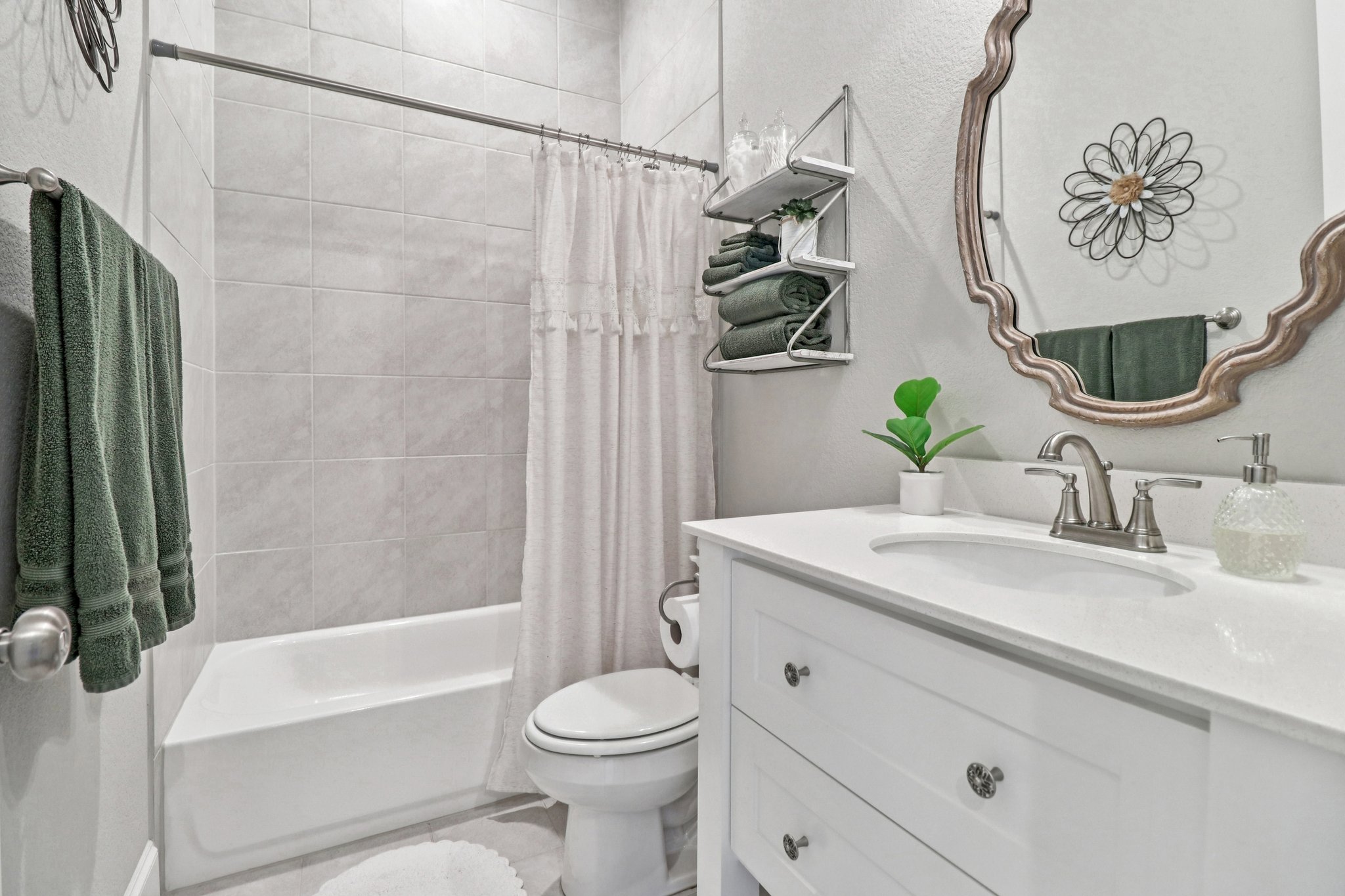 Christine Ln-S1803-051.jpg