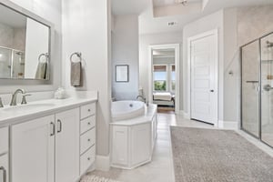 Christine Ln-S1803-049.jpg