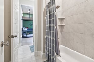 Christine Ln-S1803-053.jpg