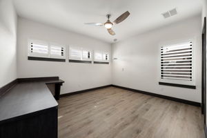  Photo 68