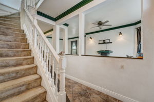 E 11th St-006