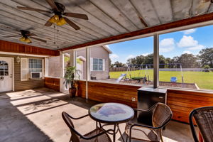 Screened-in Porch