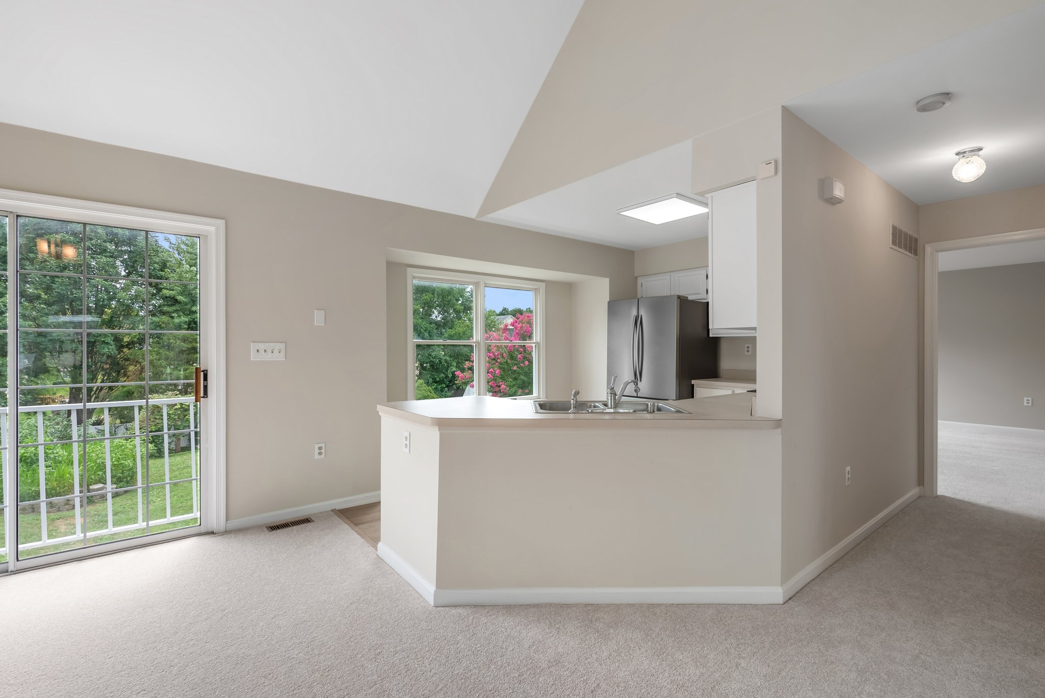 15. Kitchen.jpg