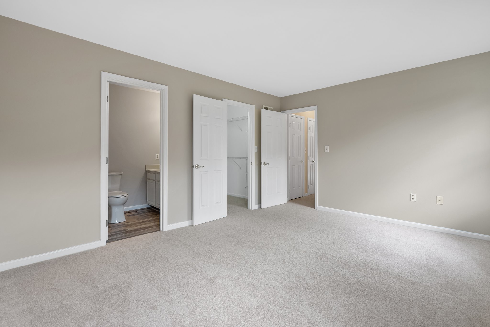 25. Upper bedroom.jpg