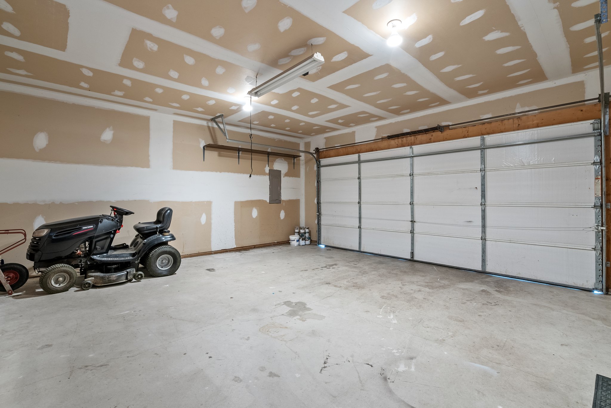 36. Garage.jpg