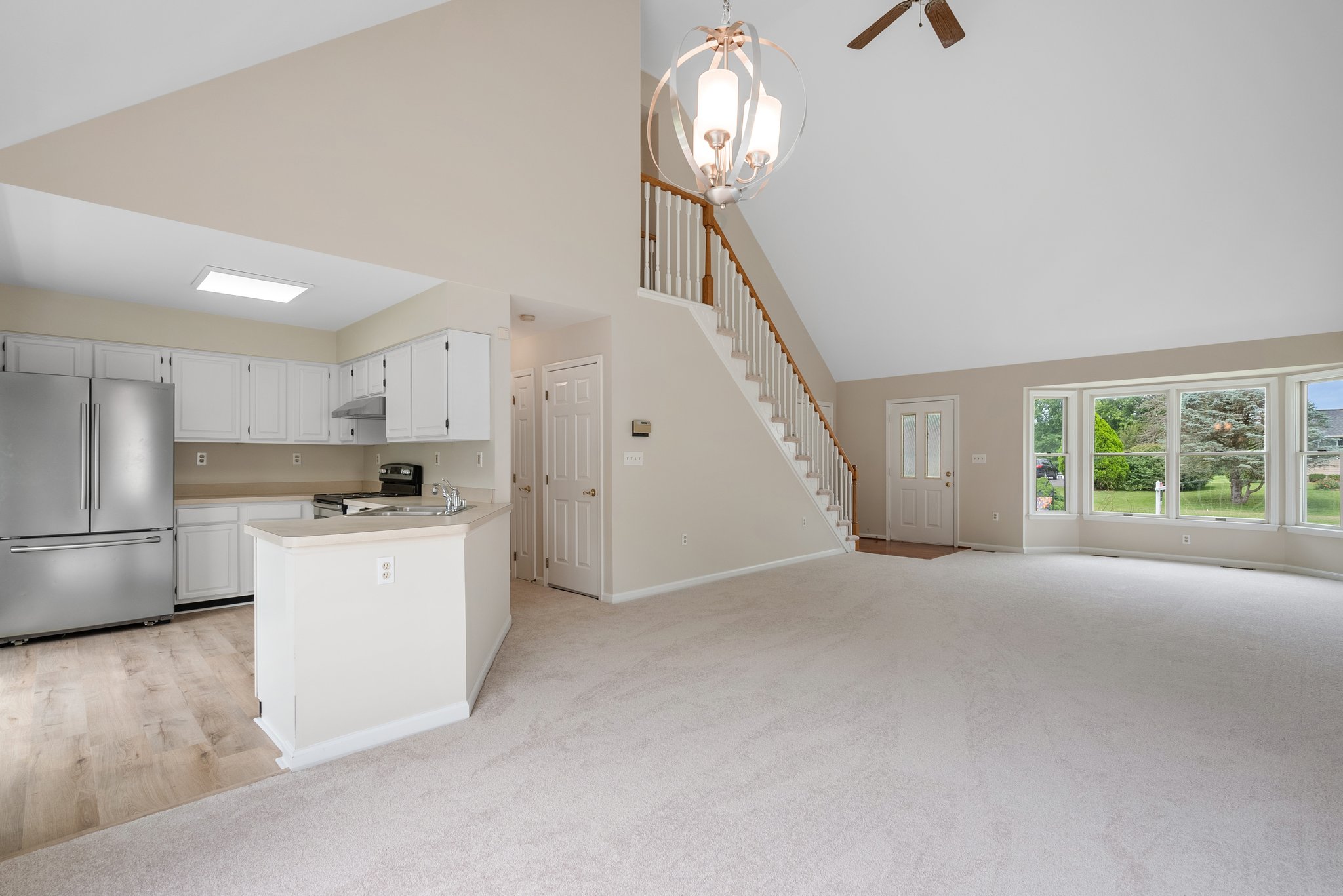 13. Kitchen_Dining room.jpg