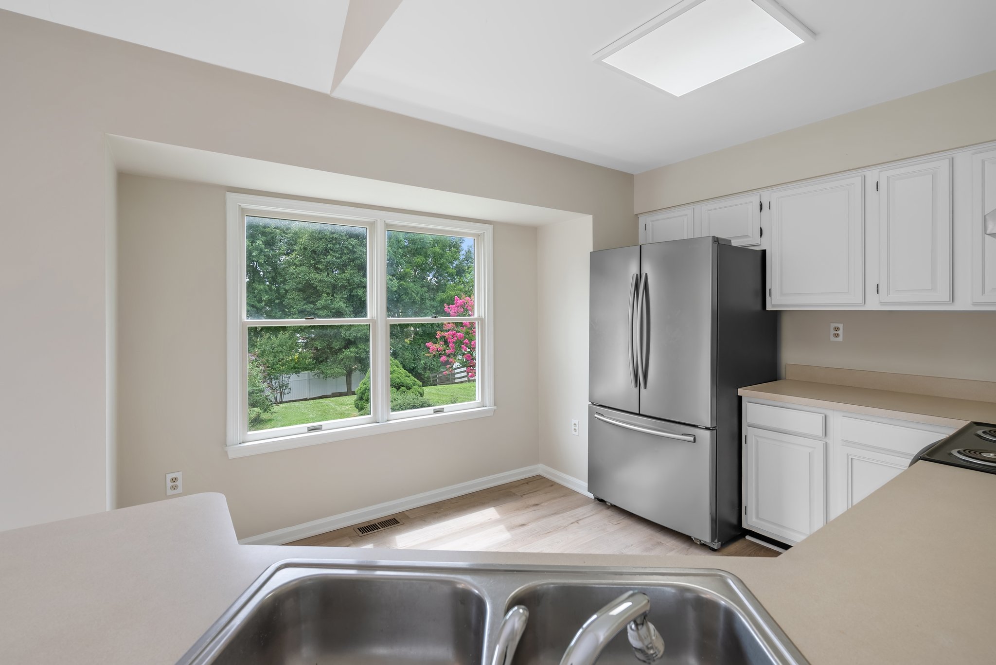 16. Kitchen.jpg