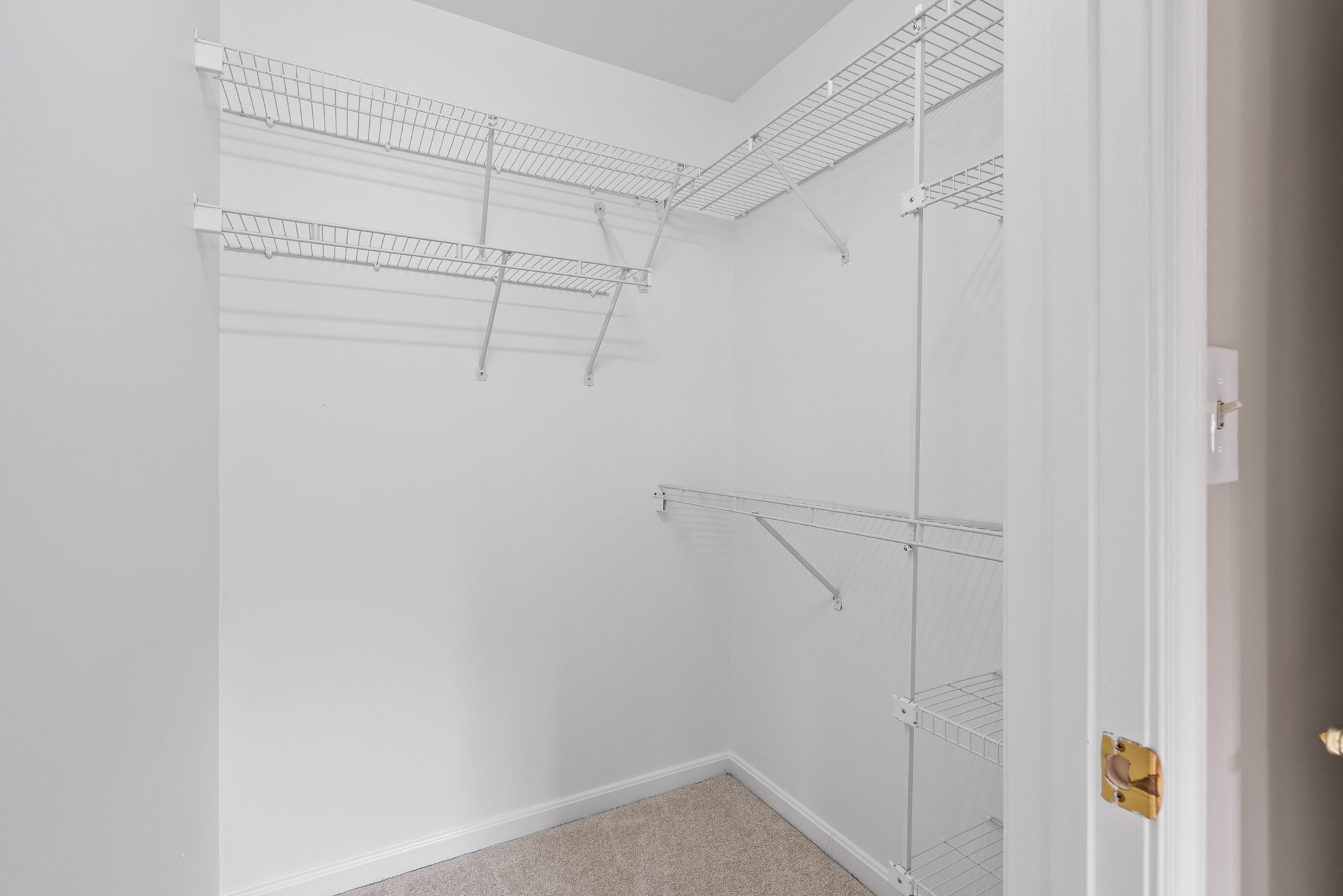 32. Closet.jpg