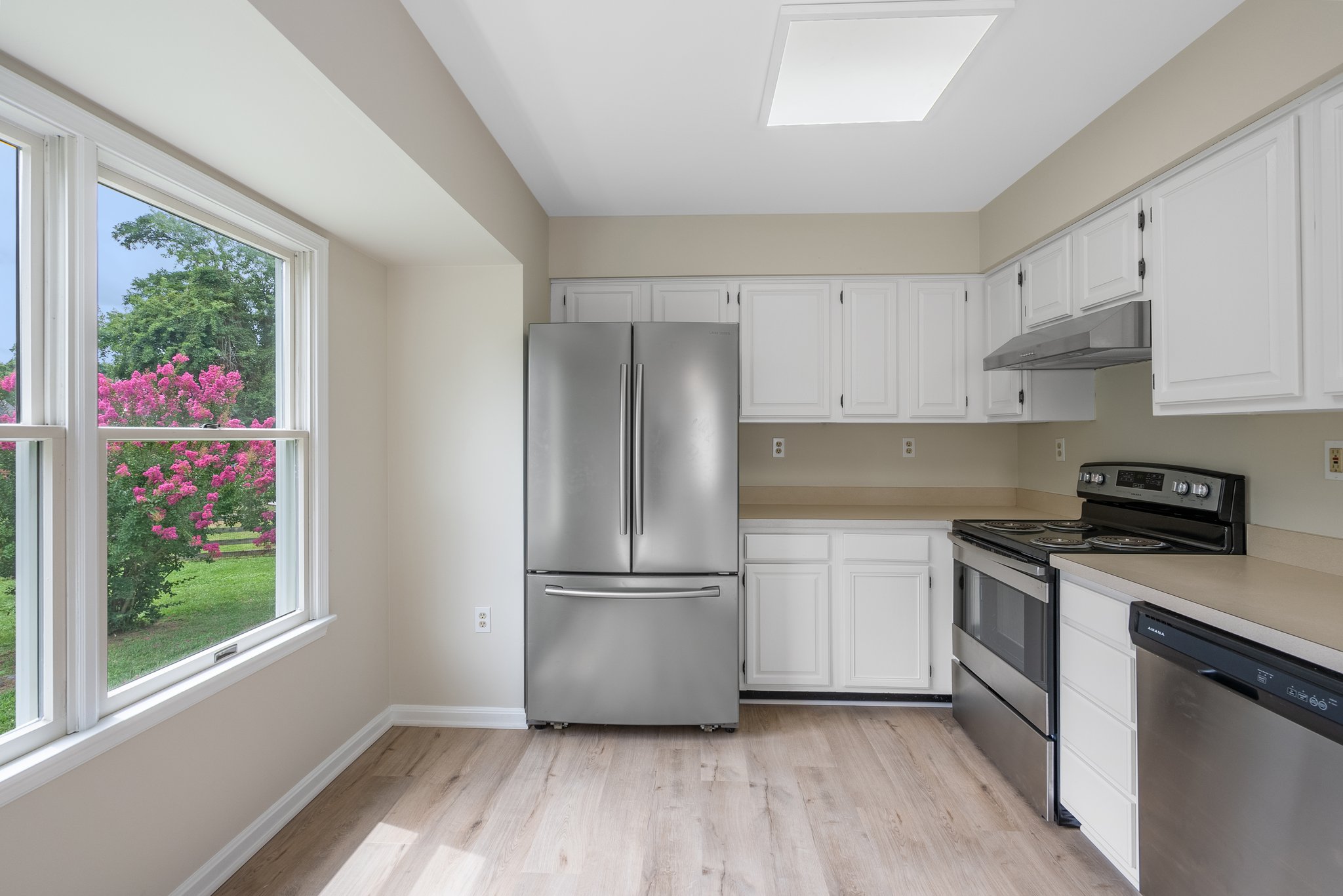 17. Kitchen.jpg