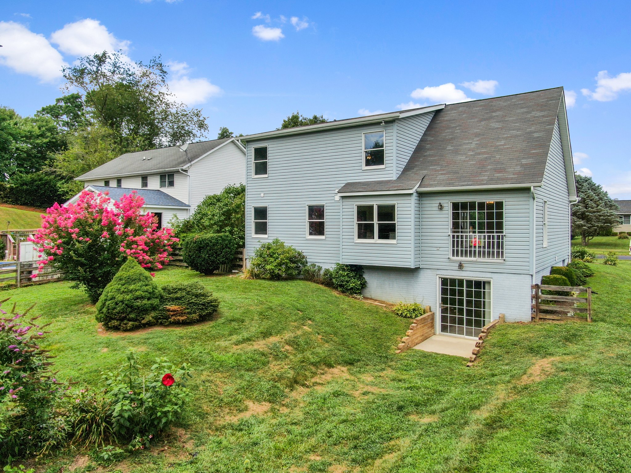 39. Back of house.jpg
