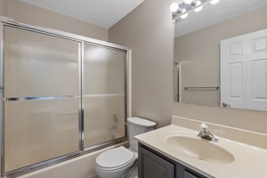31. Upper bath.jpg