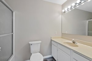 30. Upper bath.jpg