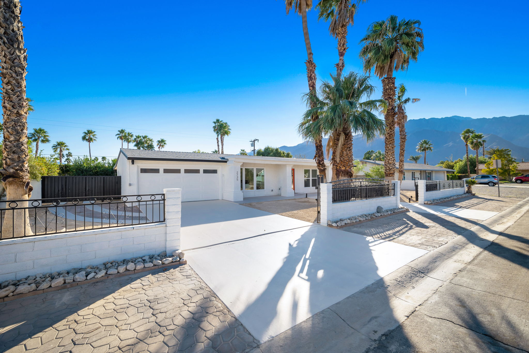 2735 E San Angelo Rd, Palm Springs, CA 92262, USA Photo 2