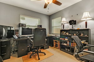 Bedroom/Office