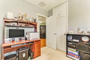 Bedroom/Office