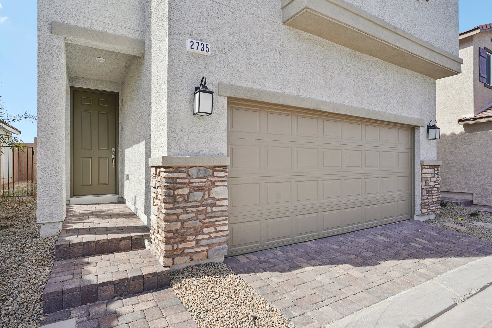 Sierra Grande St-S2702-002r.jpg