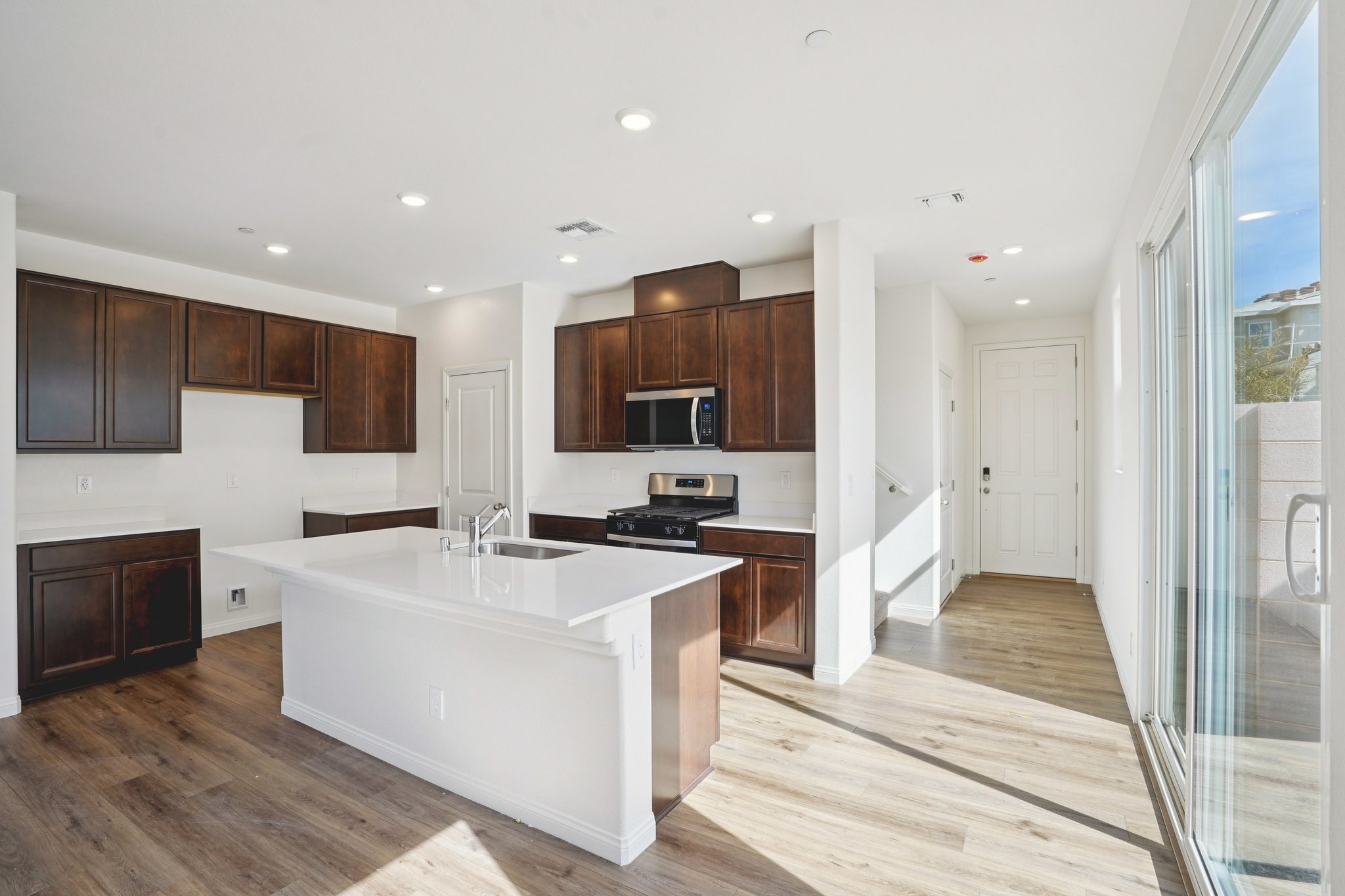 Sierra Grande St-S2702-010r.jpg