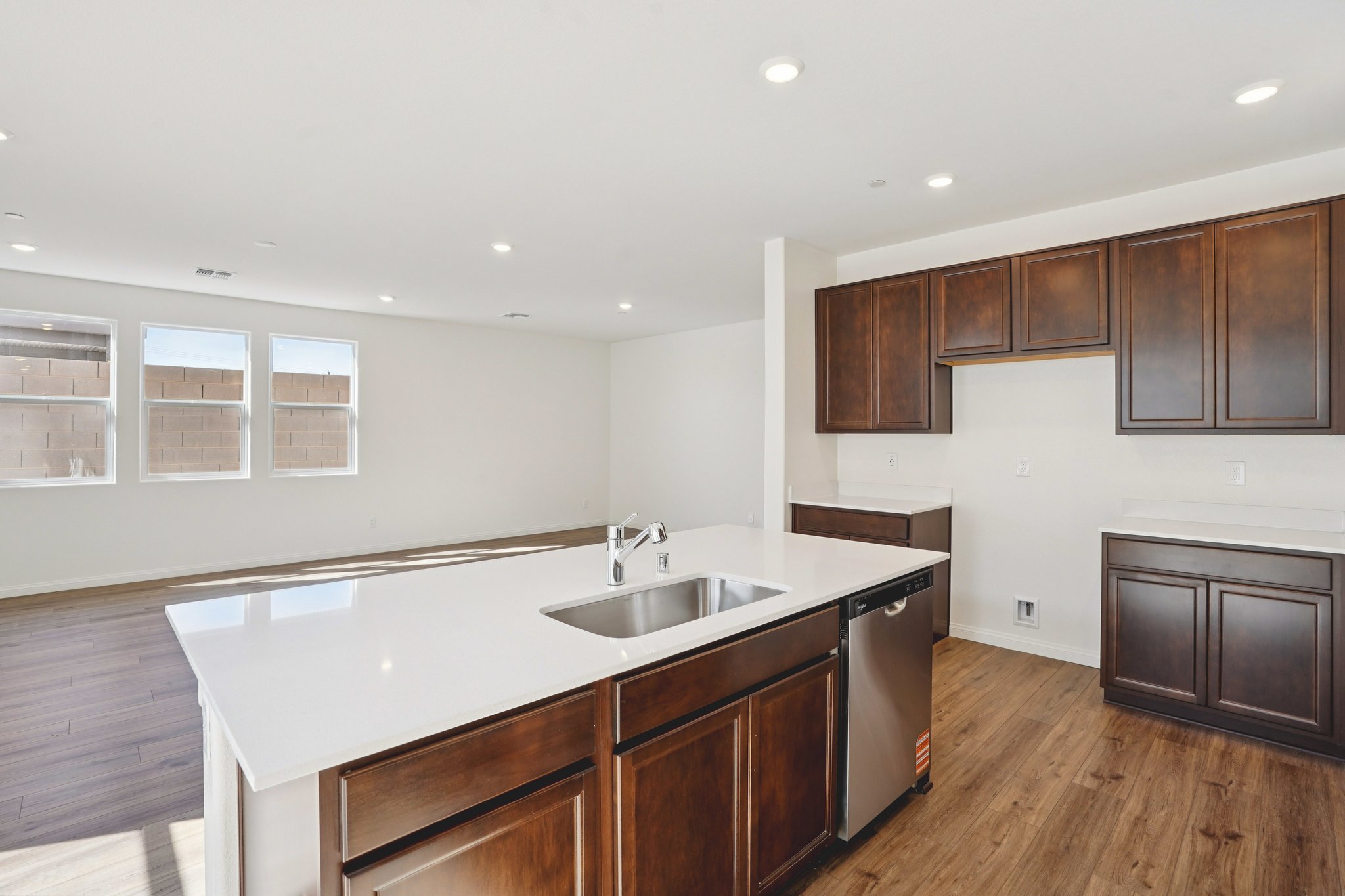 Sierra Grande St-S2702-011r.jpg