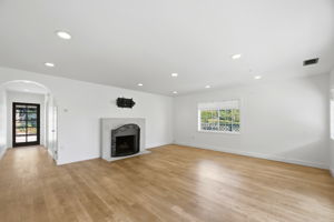  Photo 0
