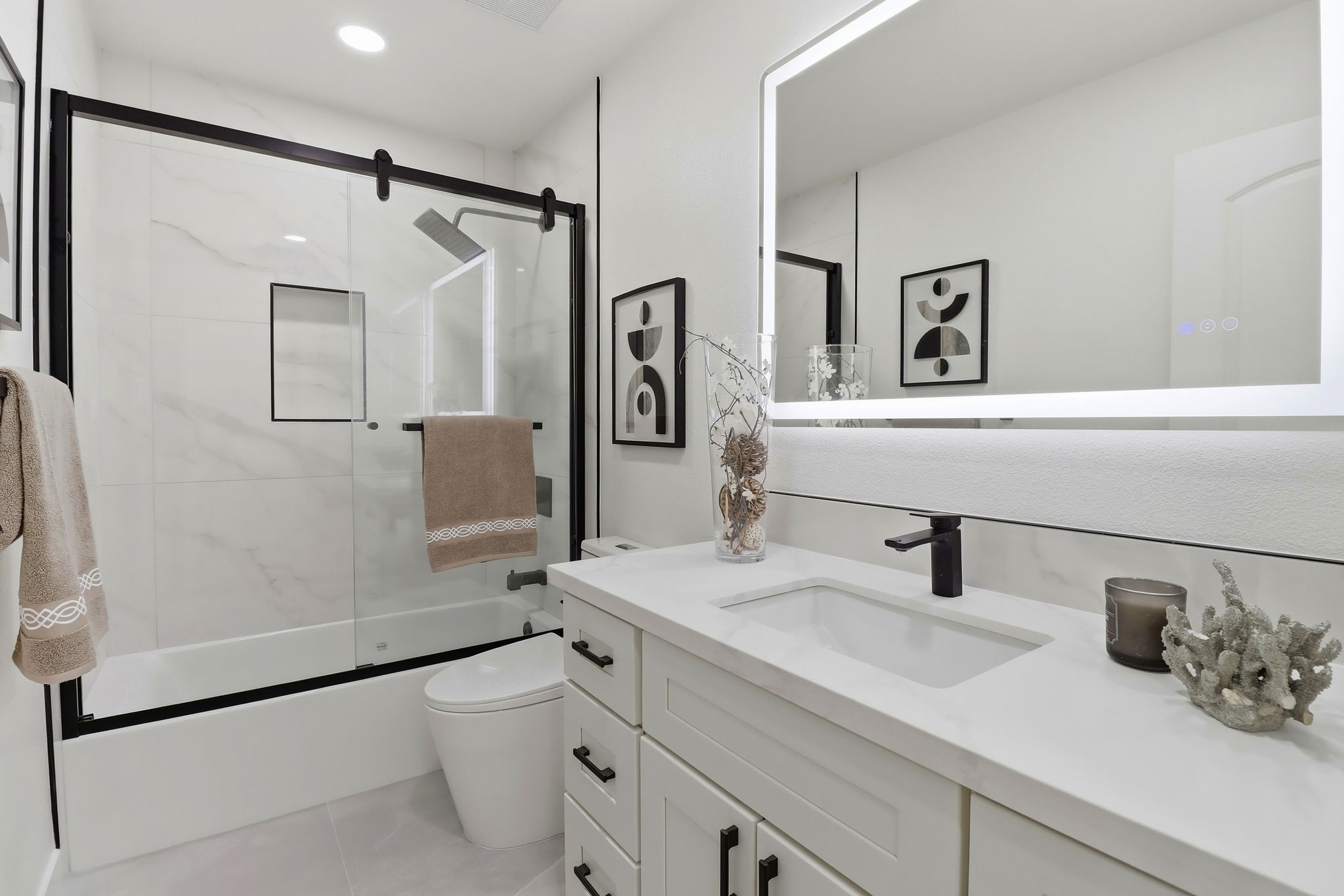 027_F8_2736 Twin Oaks Ln