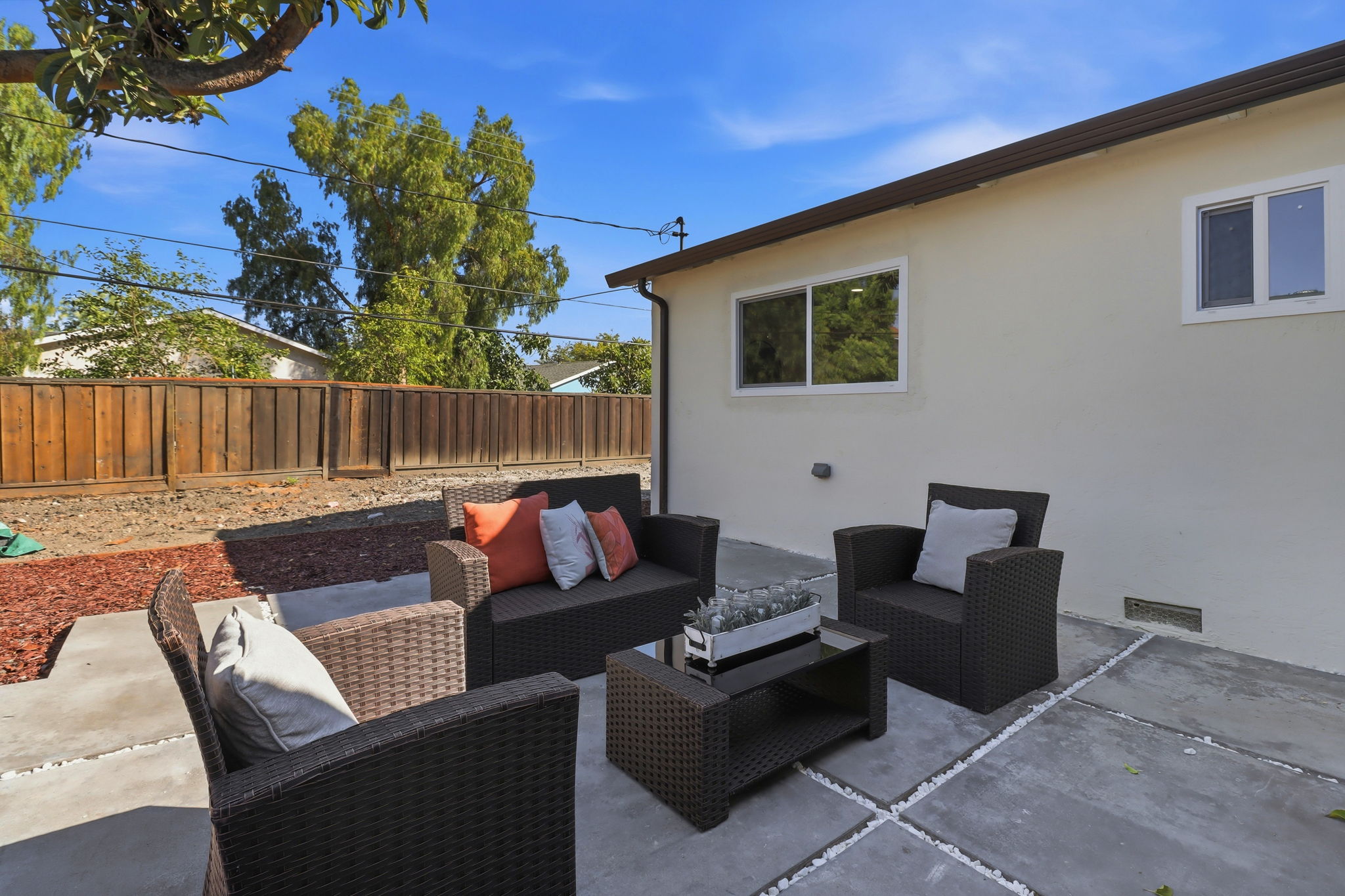 030_F8_2736 Twin Oaks Ln