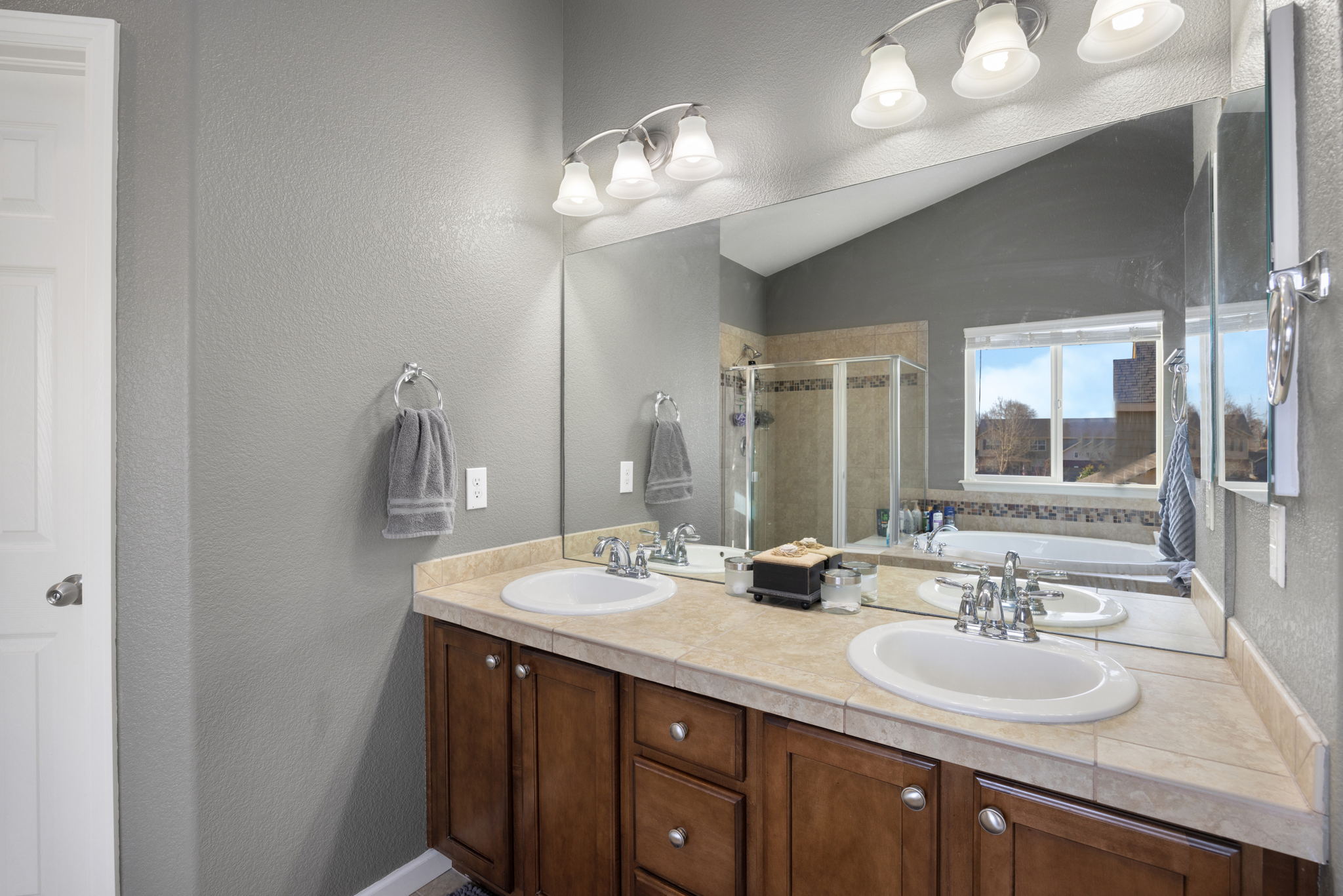 2737 Aylesbury Way, Johnstown, CO 80534, USA Photo 24