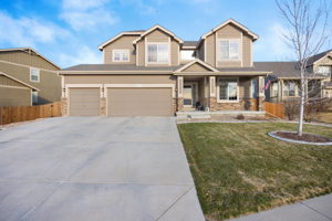 2737 Aylesbury Way, Johnstown, CO 80534, USA Photo 0