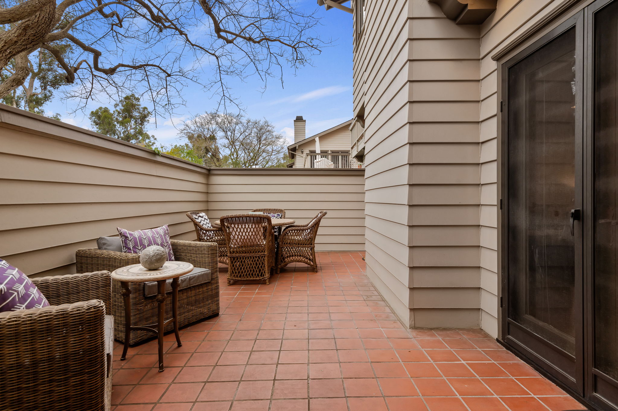 02 - Front Patio