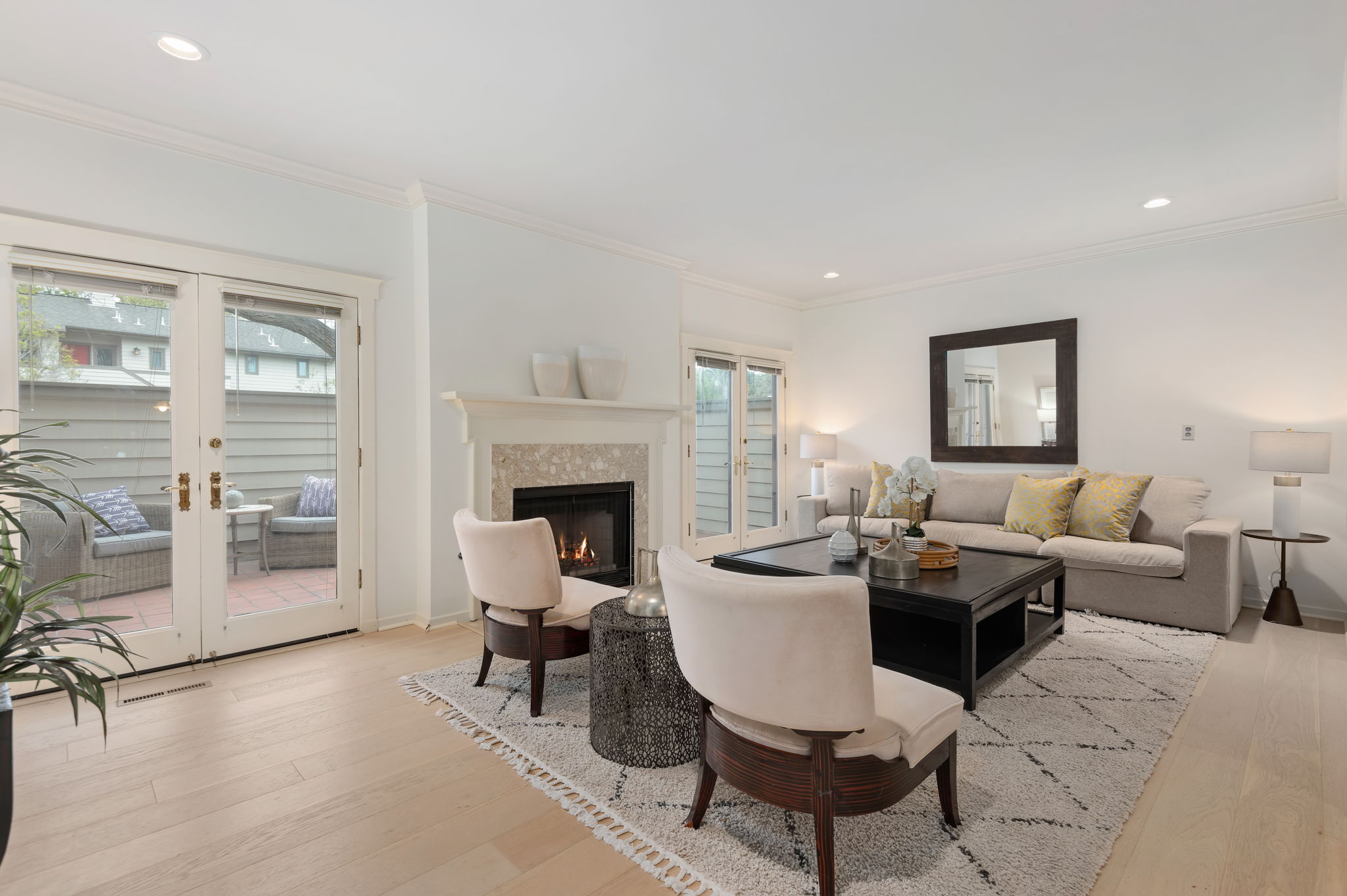 05 - Living Room