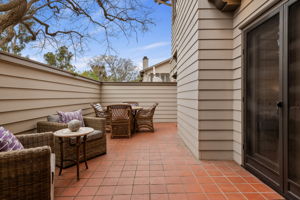 02 - Front Patio
