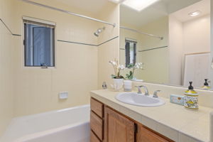 18 - Bathroom 2