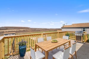 AHM03008 virtually staged.jpeg