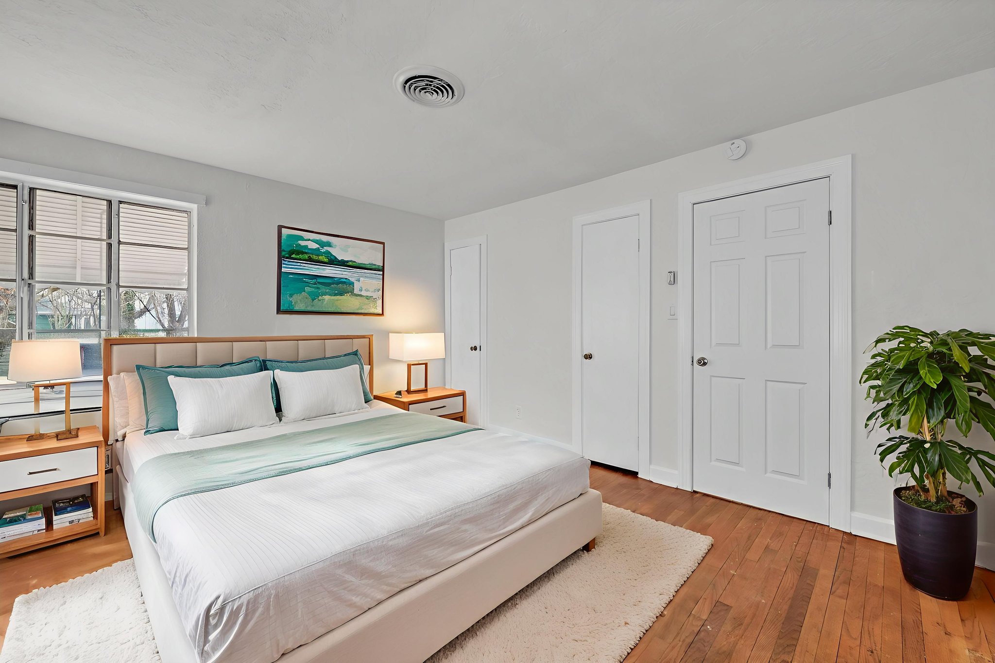 DSC_0685 virtually staged.jpeg