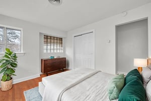 DSC_0669 virtually staged.jpeg