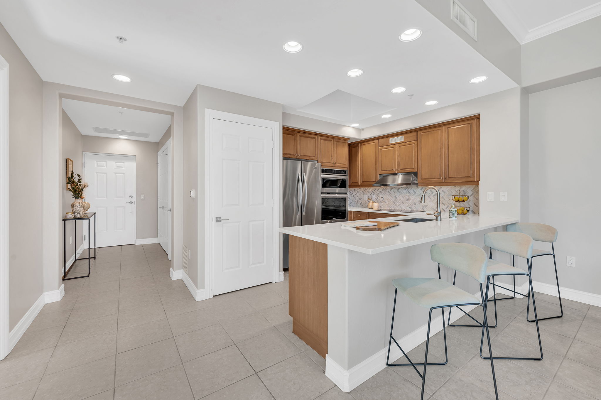 Breakfast Bar - Kitchen