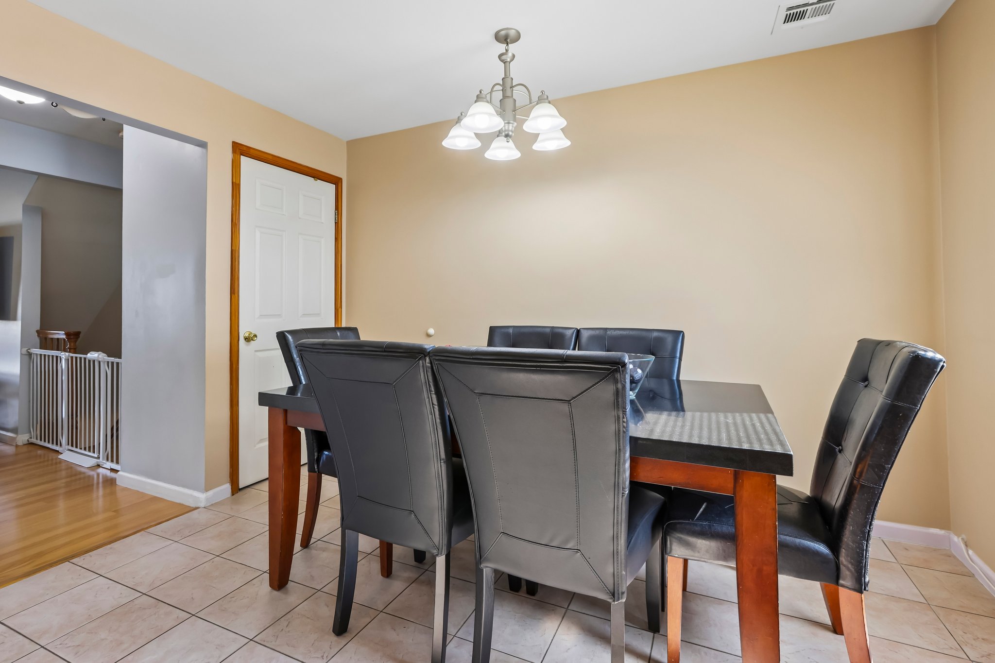 Garibaldi Ave-S1308-021.jpg