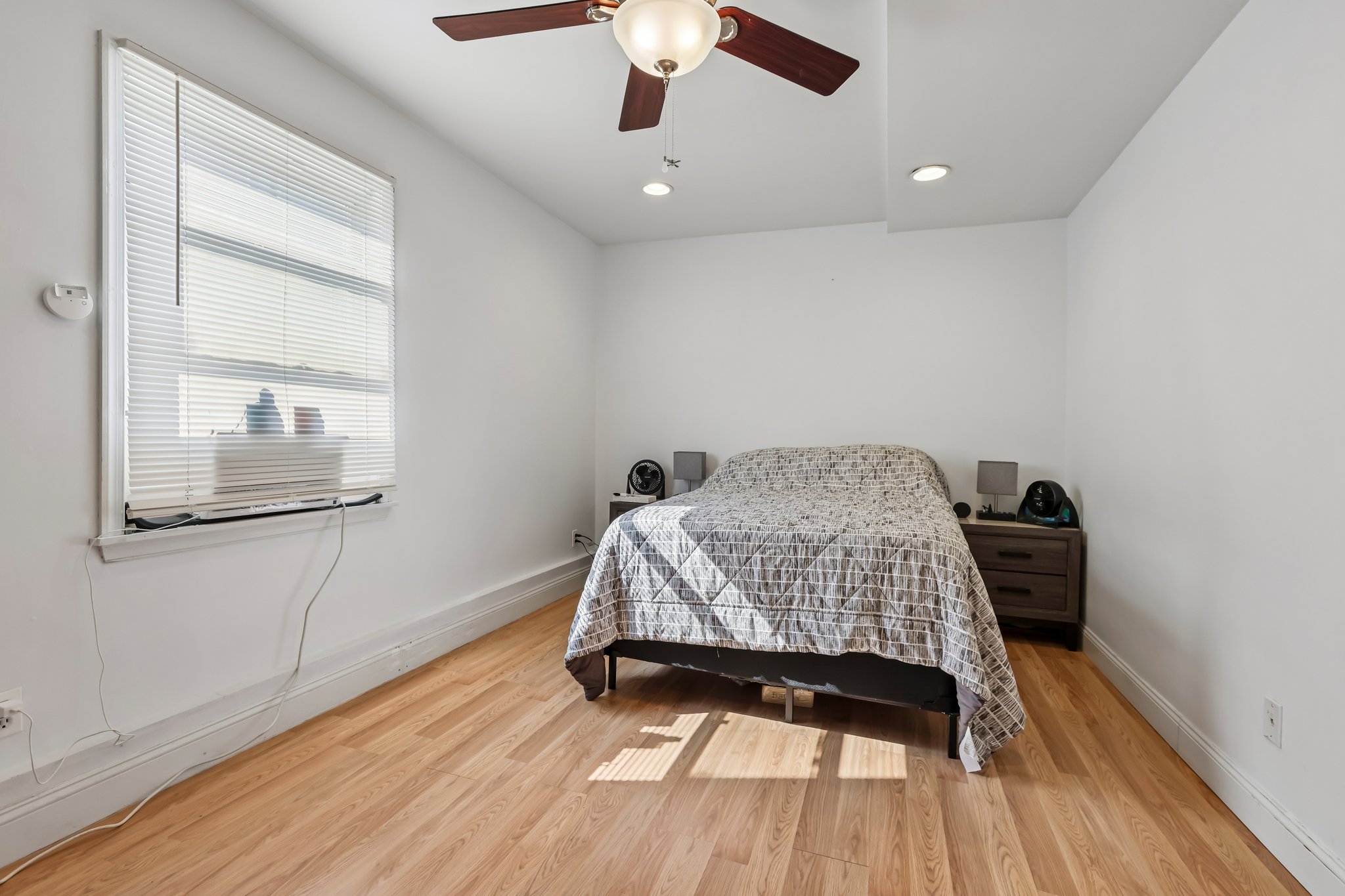 Garibaldi Ave-S1308-032.jpg