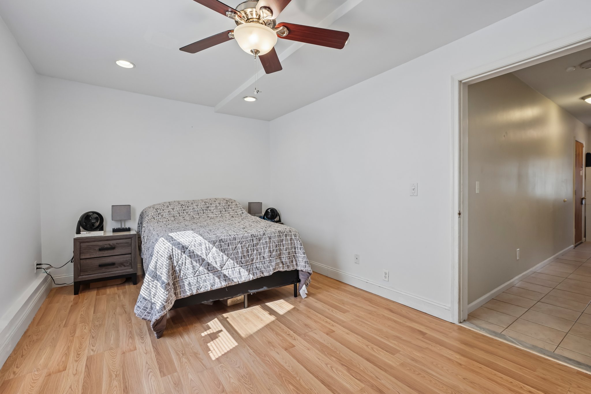 Garibaldi Ave-S1308-033.jpg