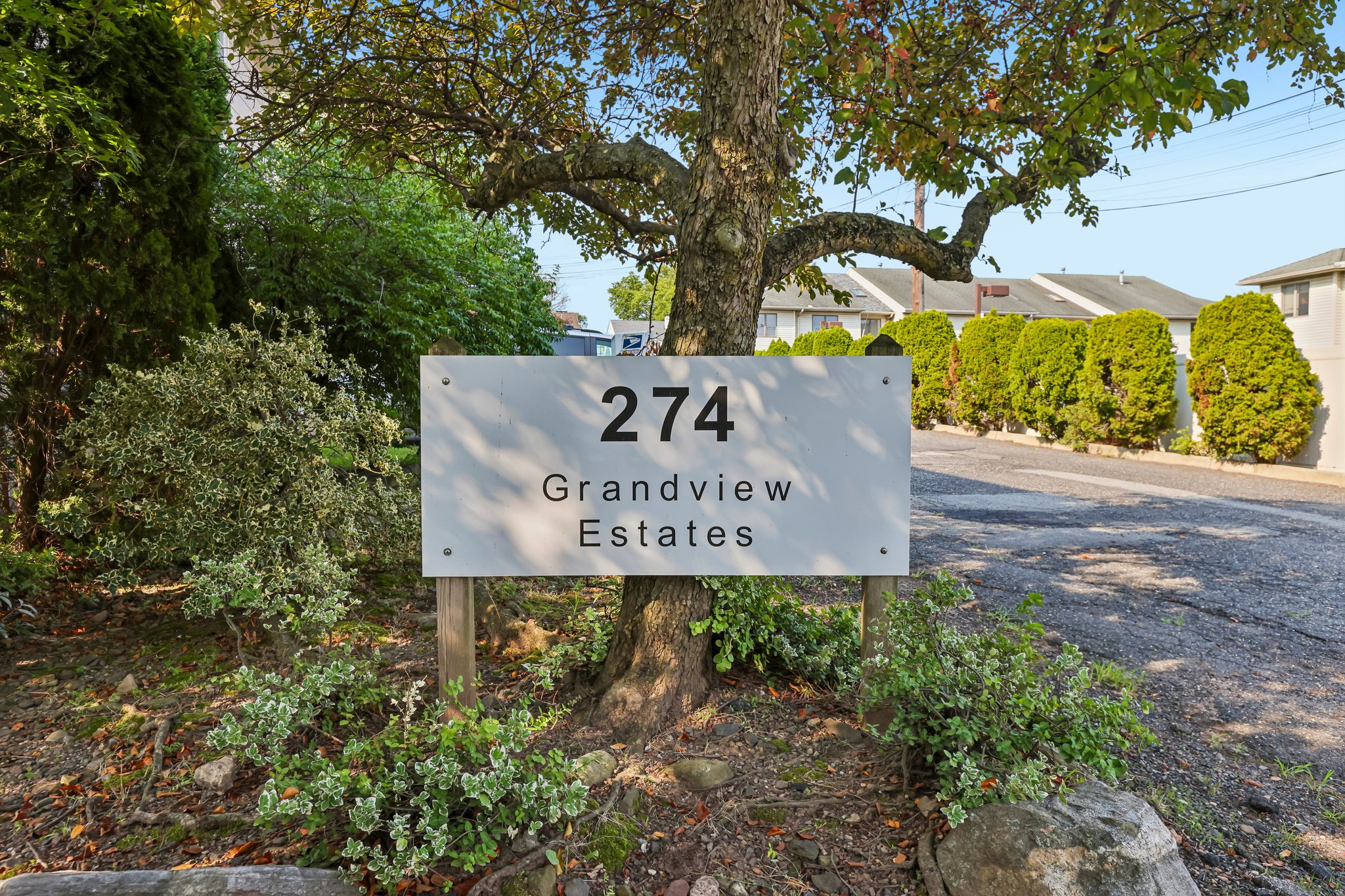 Garibaldi Ave-S1308-047.jpg