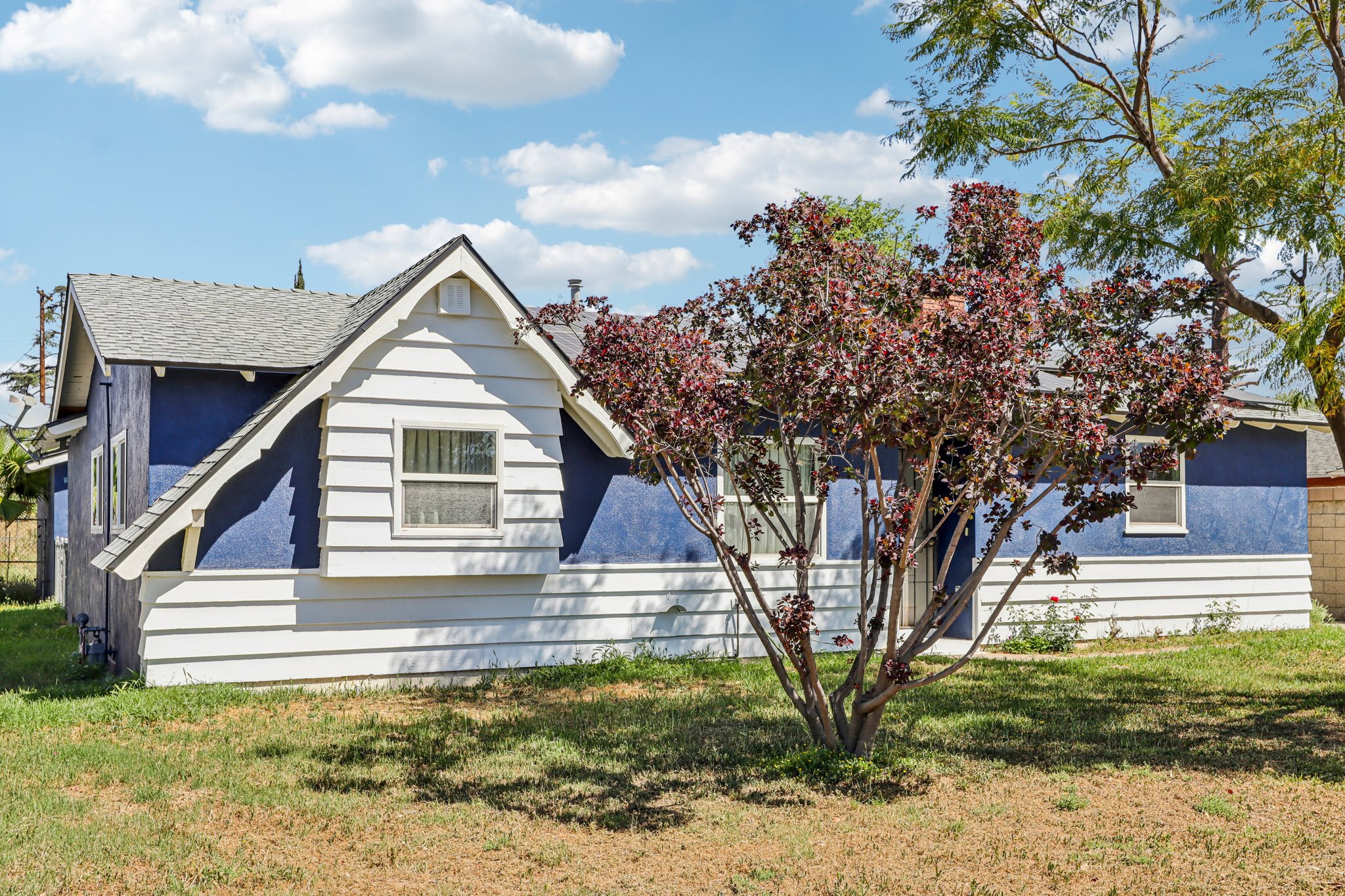 W 12th St-S2703-002.jpg