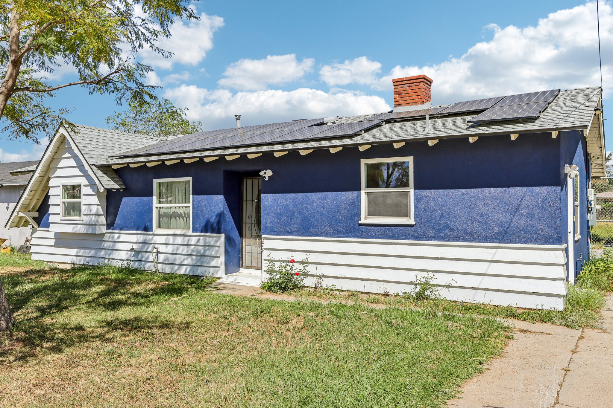 W 12th St-S2703-003.jpg