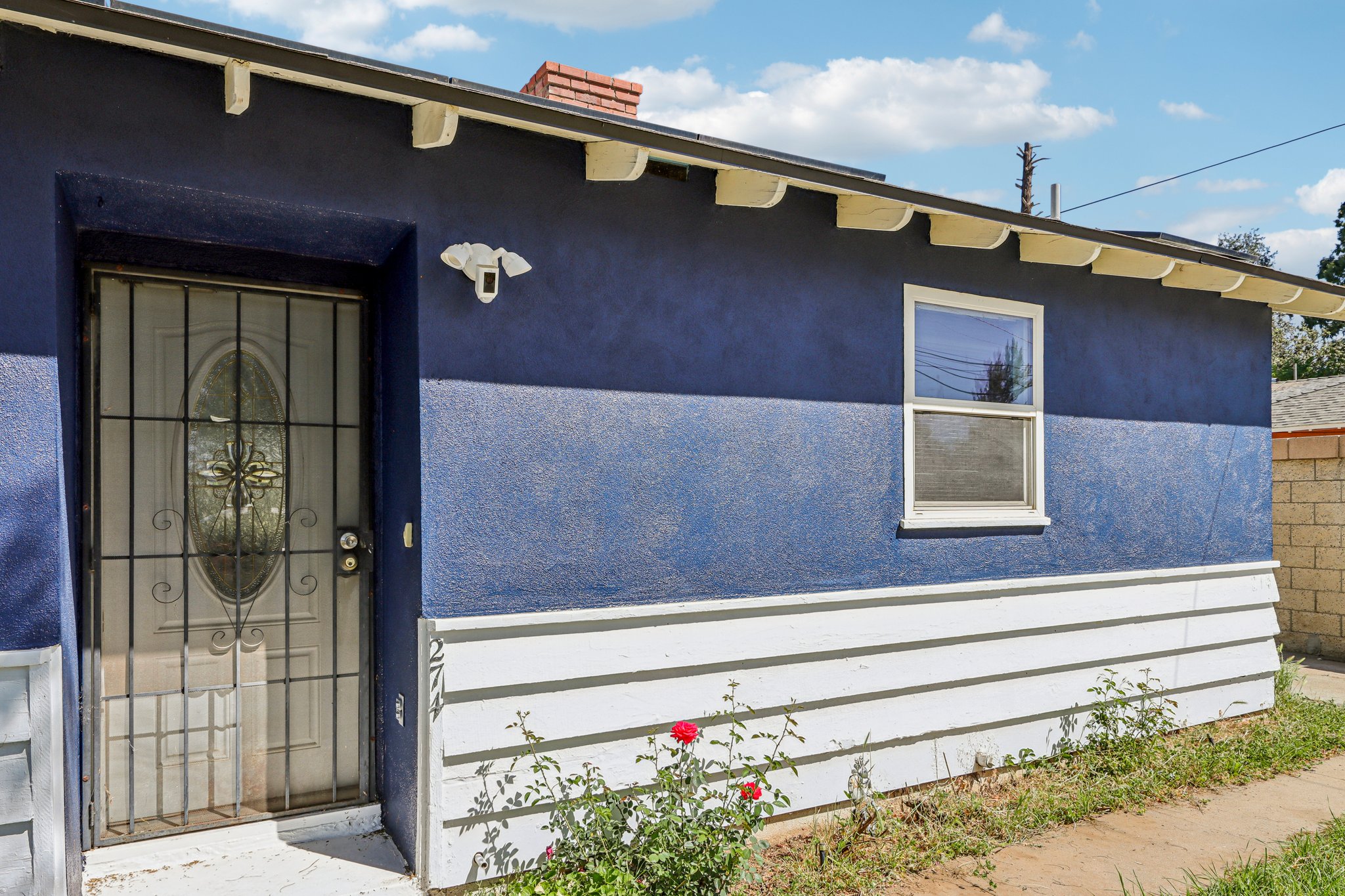 W 12th St-S2703-005.jpg