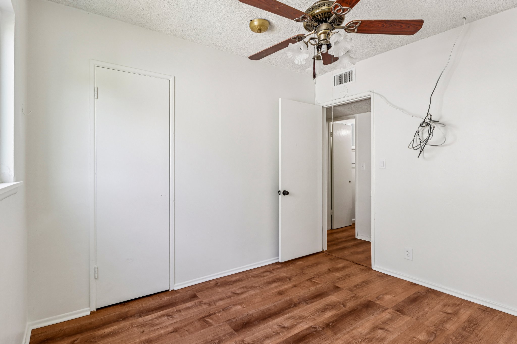 W 12th St-S2703-022.jpg