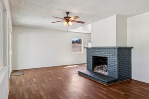 W 12th St-S2703-008.jpg