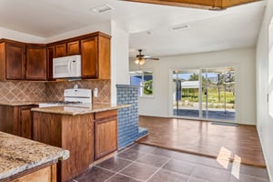 W 12th St-S2703-013.jpg