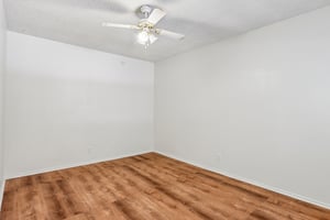 W 12th St-S2703-023.jpg