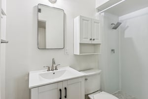 W 12th St-S2703-025.jpg