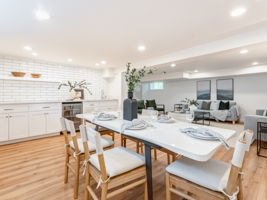 Wet Bar/Dining Area