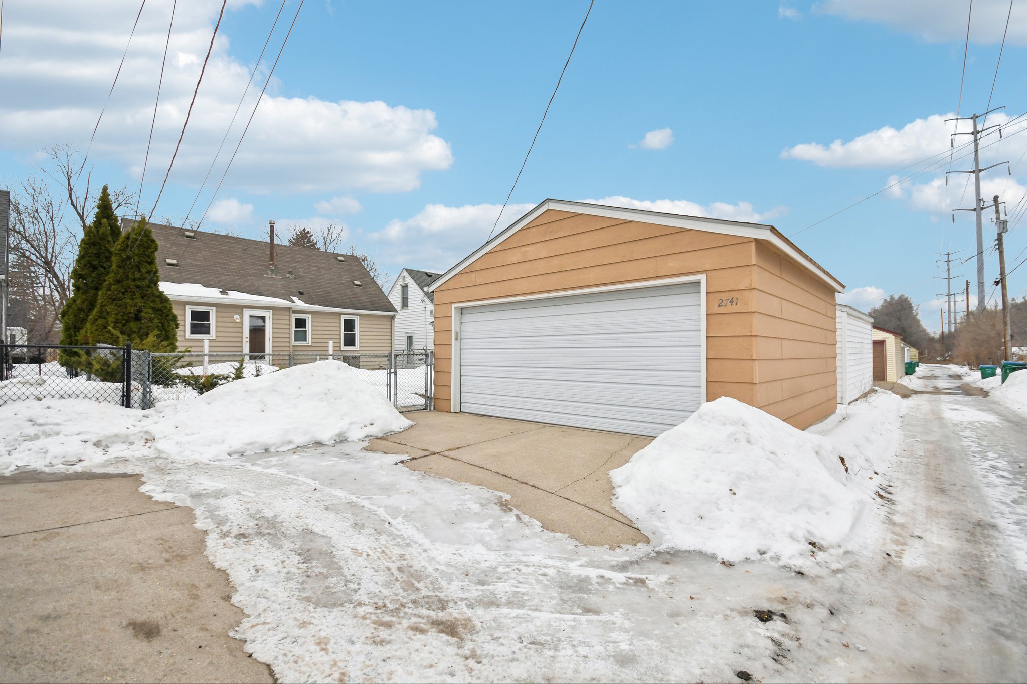 Brunswick Ave-S1202-046.jpg